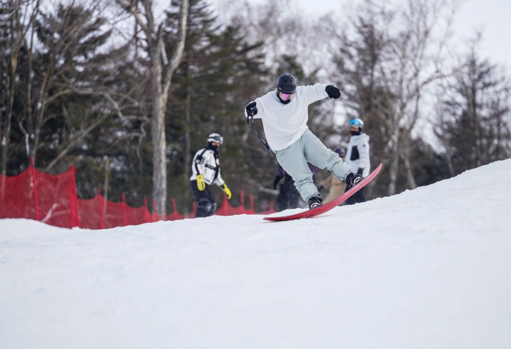 北京冬奥一周年：冰丝带纪录墙新增十名镌刻，
