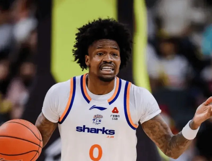 上海男篮力克青岛小外援隐患凸显