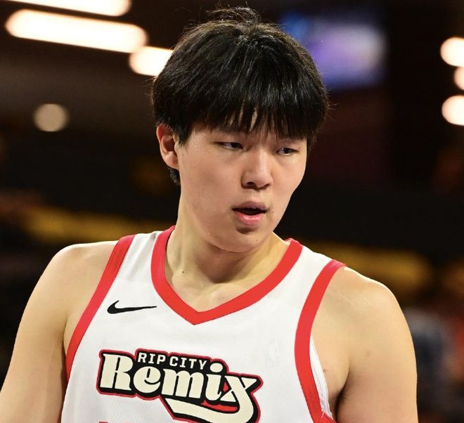 杨瀚森两战砍下47分21篮板 -star表现难改球队失利