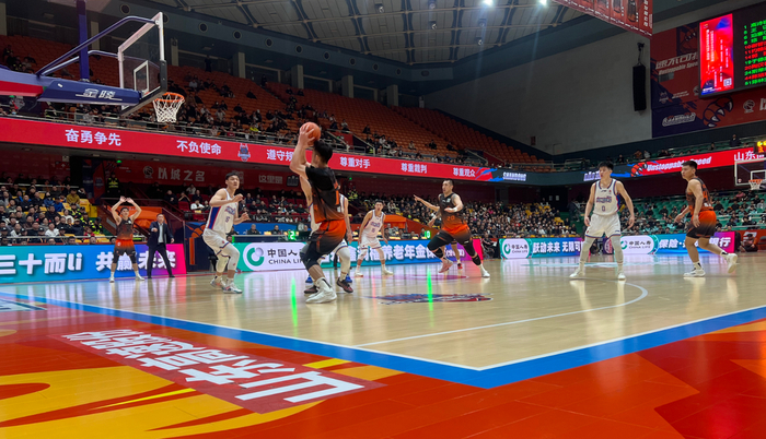 山东男篮主场力克天津终结对手8连败